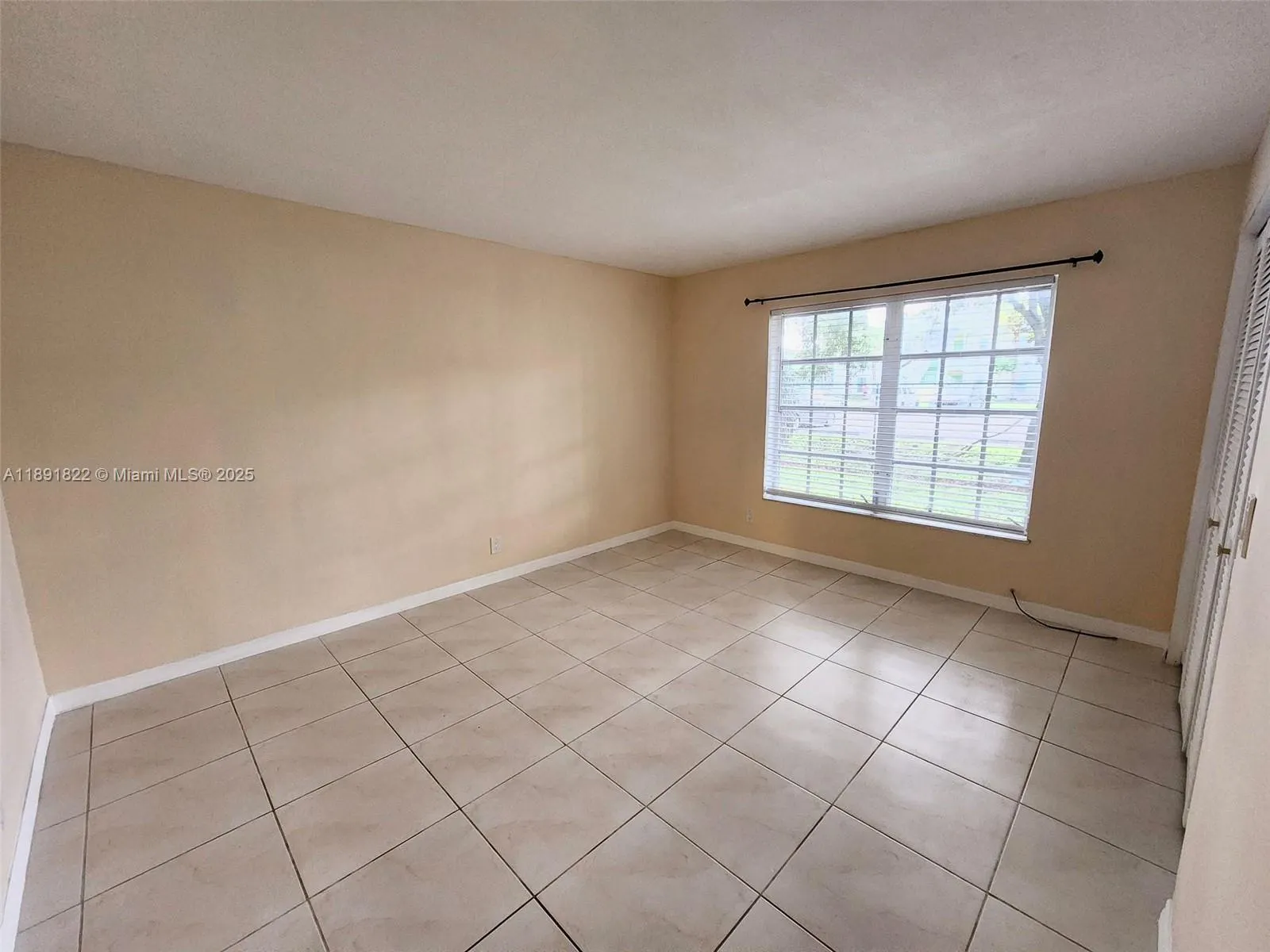 4951 Wedgewood Way, #3