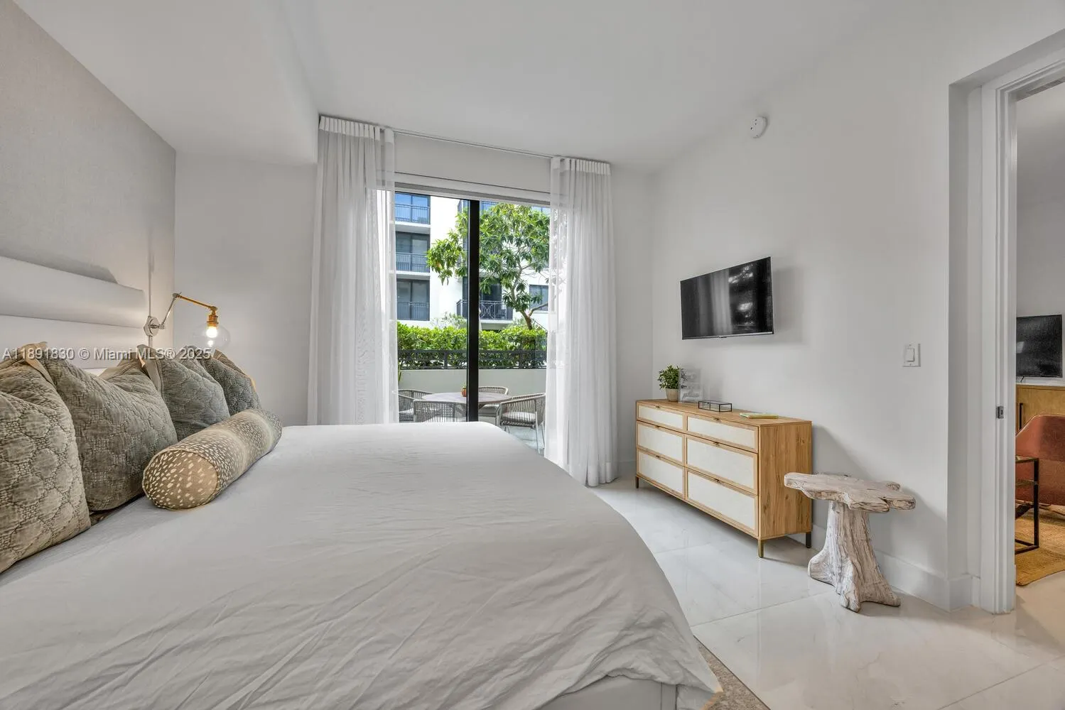 301 Altara Ave, #419