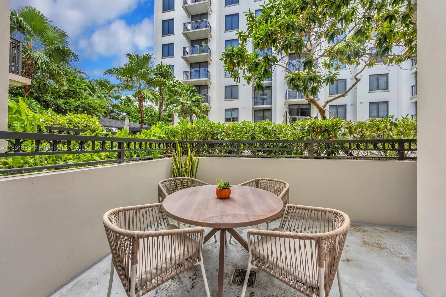 301 Altara Ave, #419