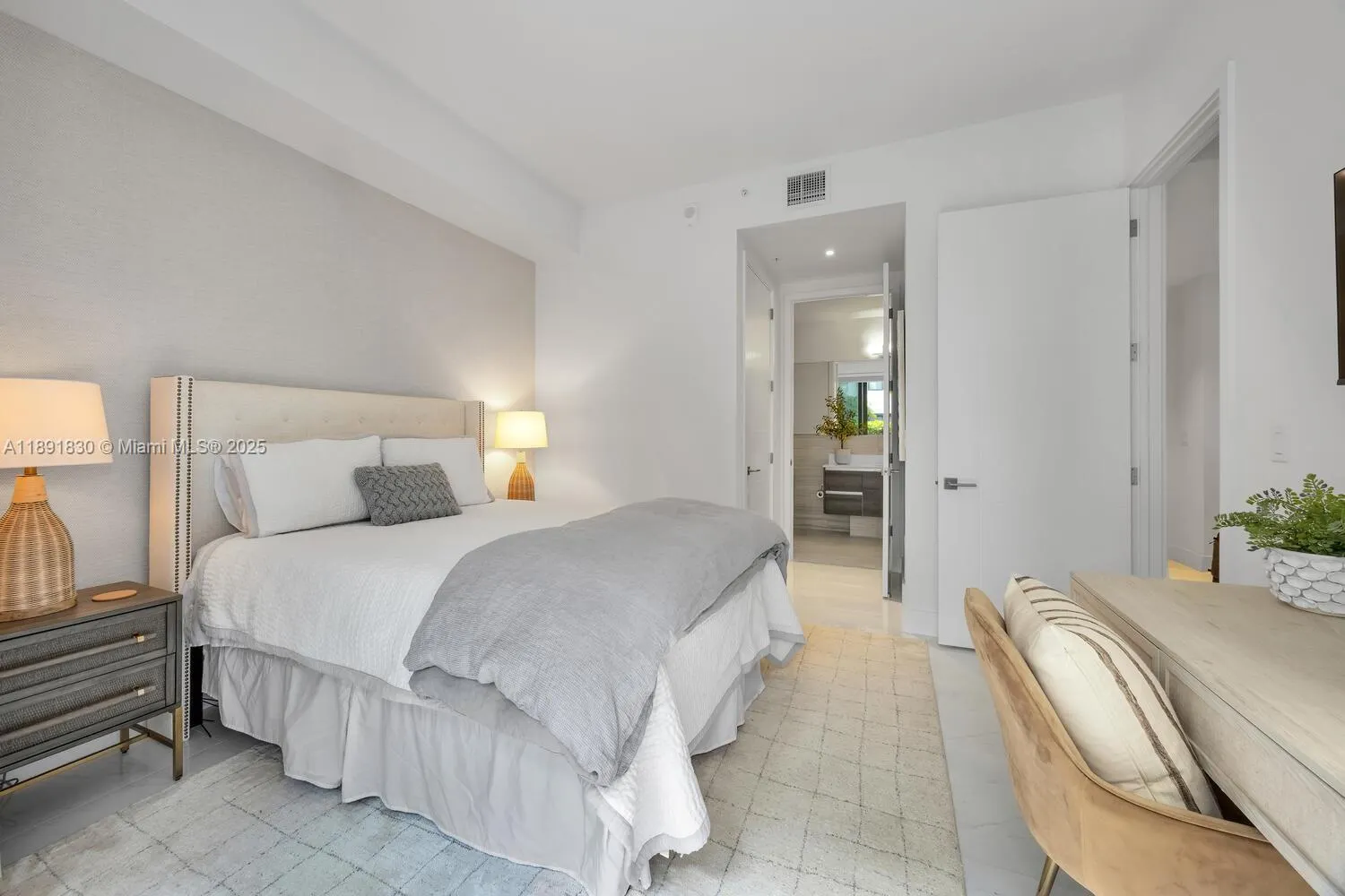 301 Altara Ave, #419