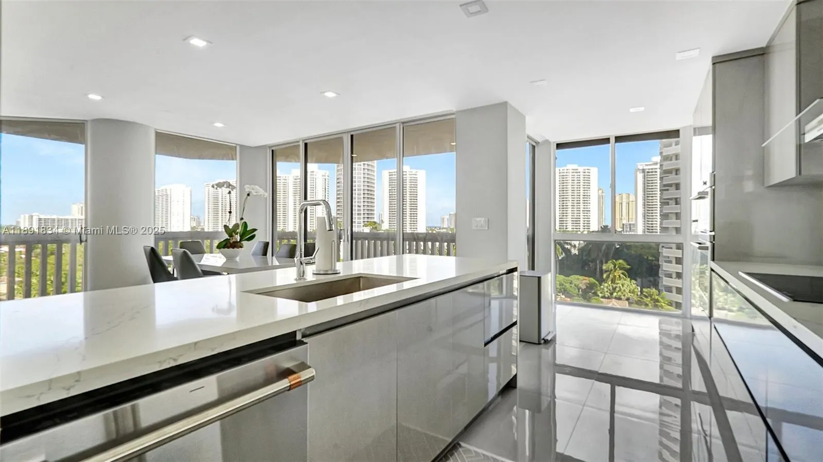 1000 Island Blvd, #1004