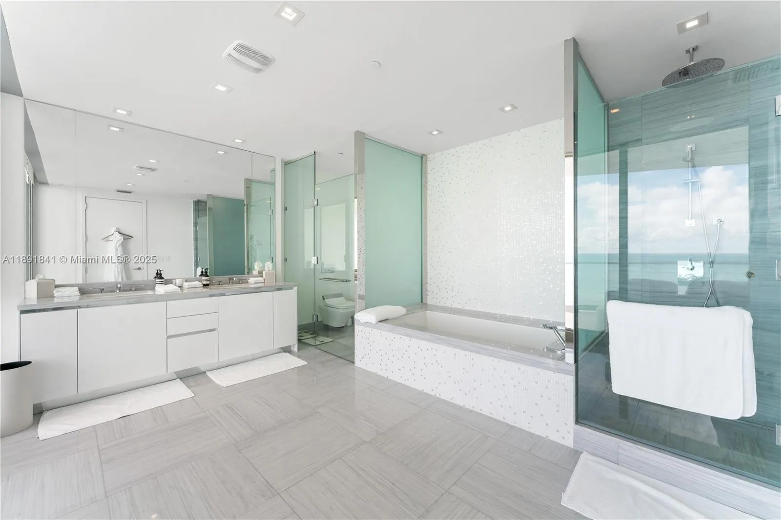 16901 Collins Ave, #805