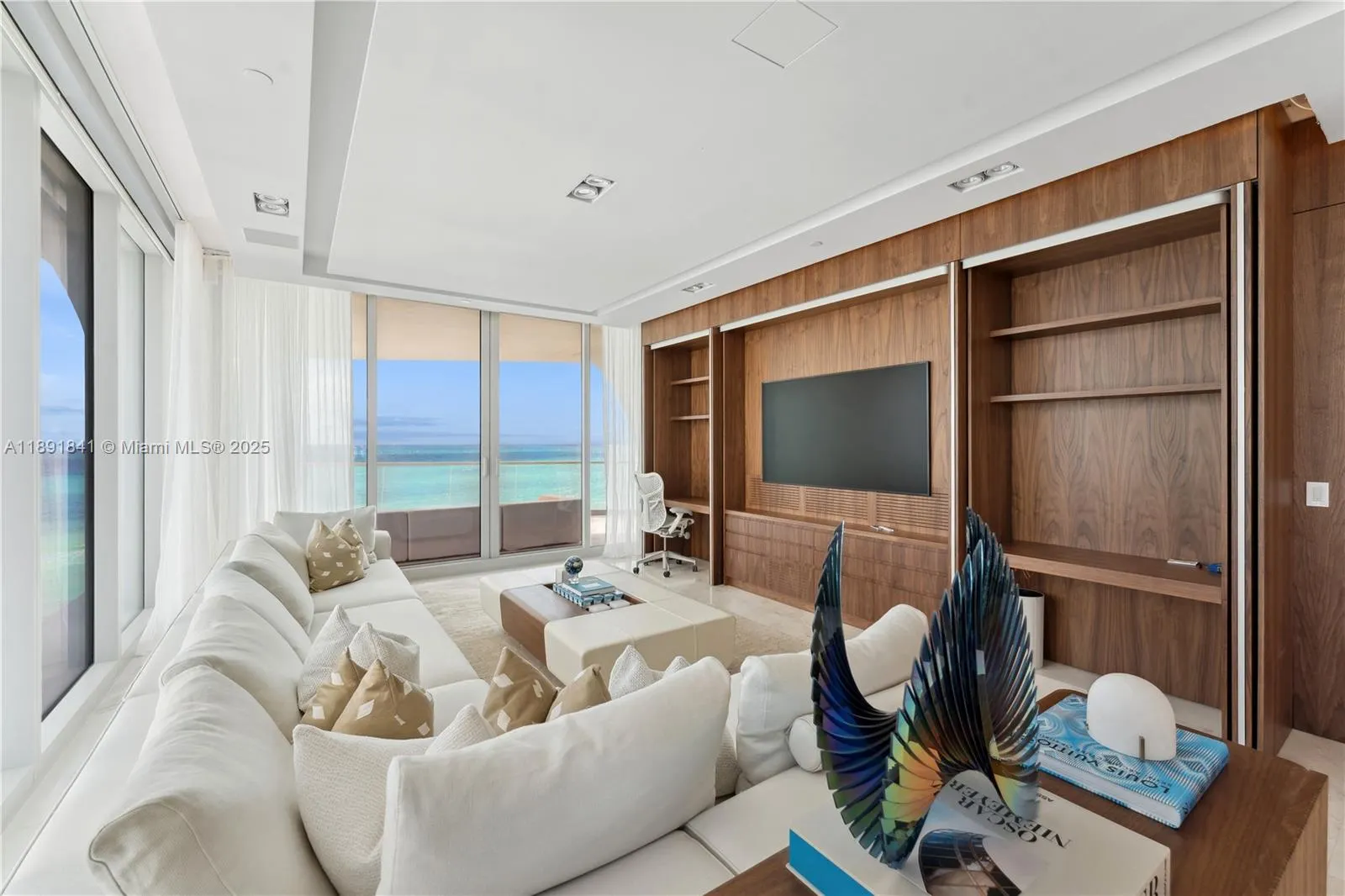 16901 Collins Ave, #805