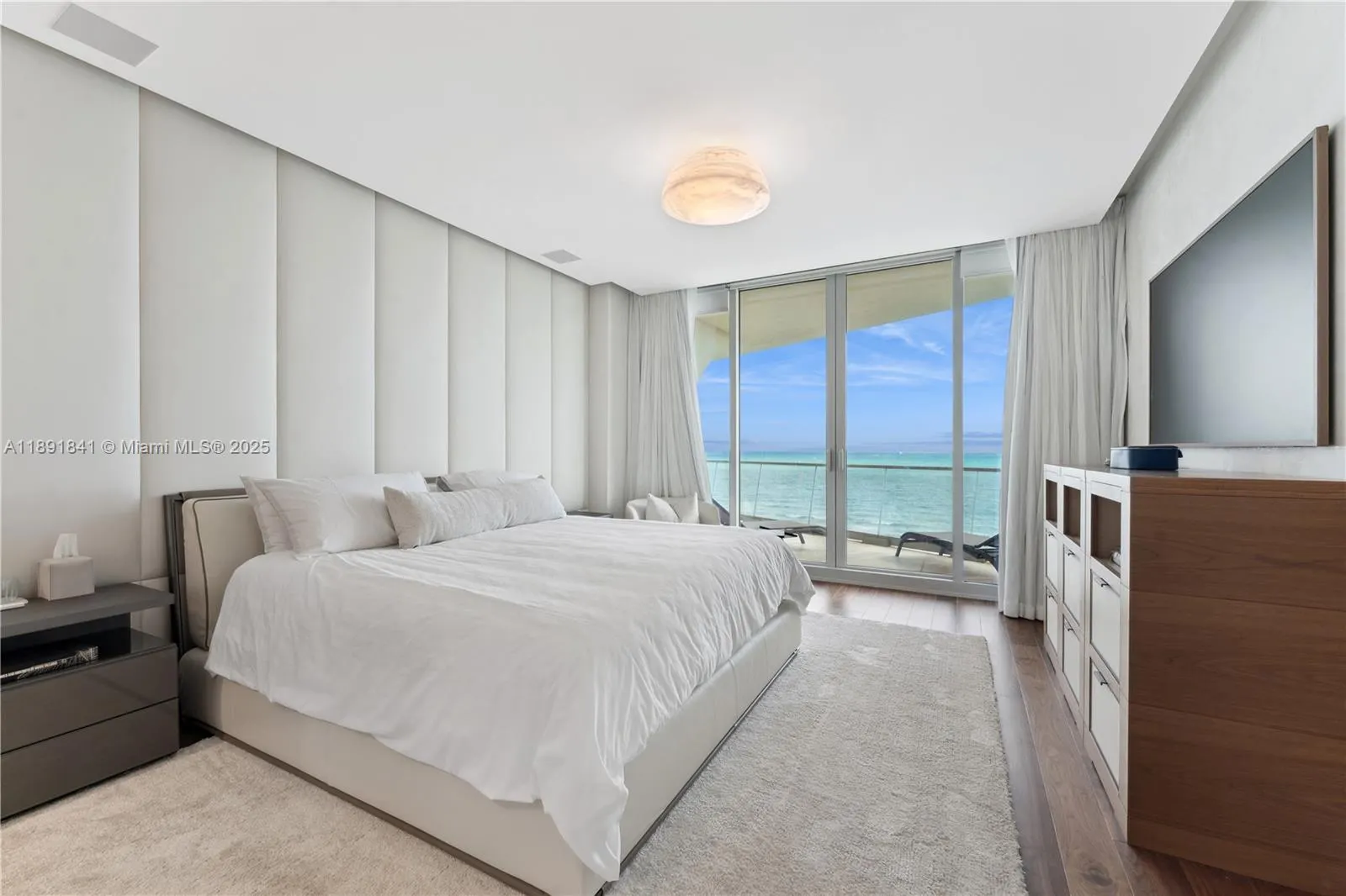 16901 Collins Ave, #805