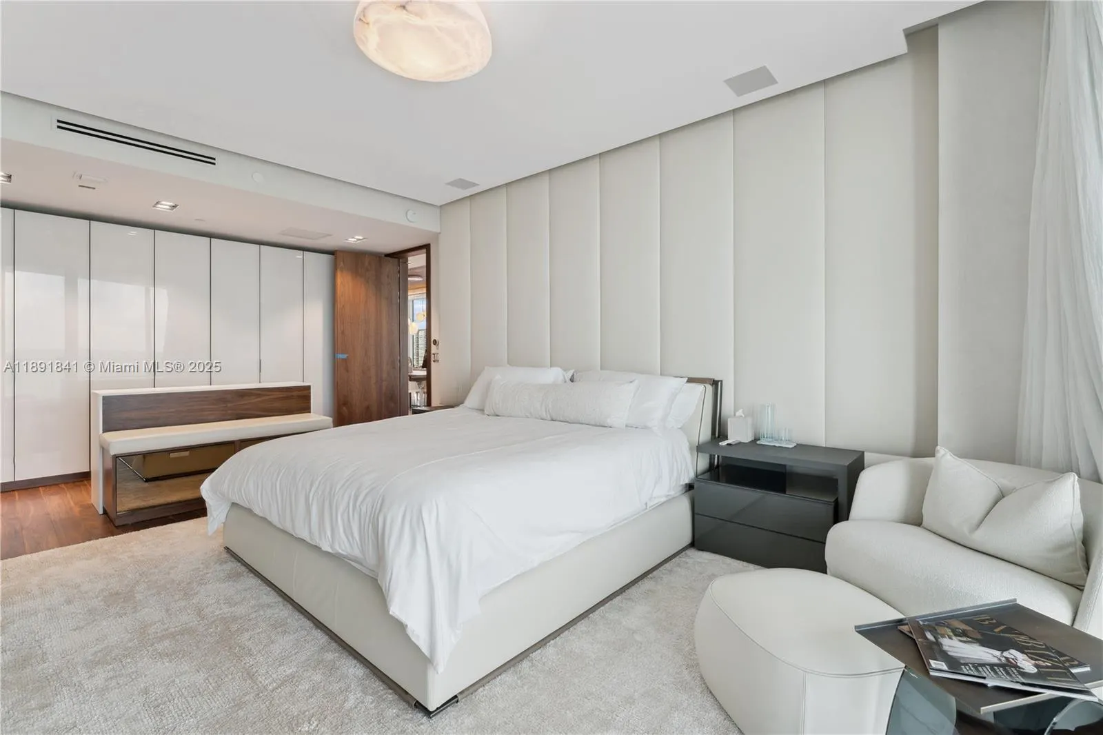 16901 Collins Ave, #805