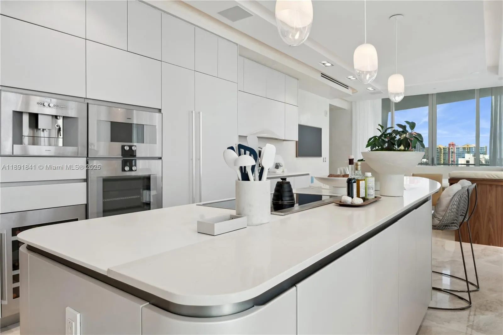 16901 Collins Ave, #805