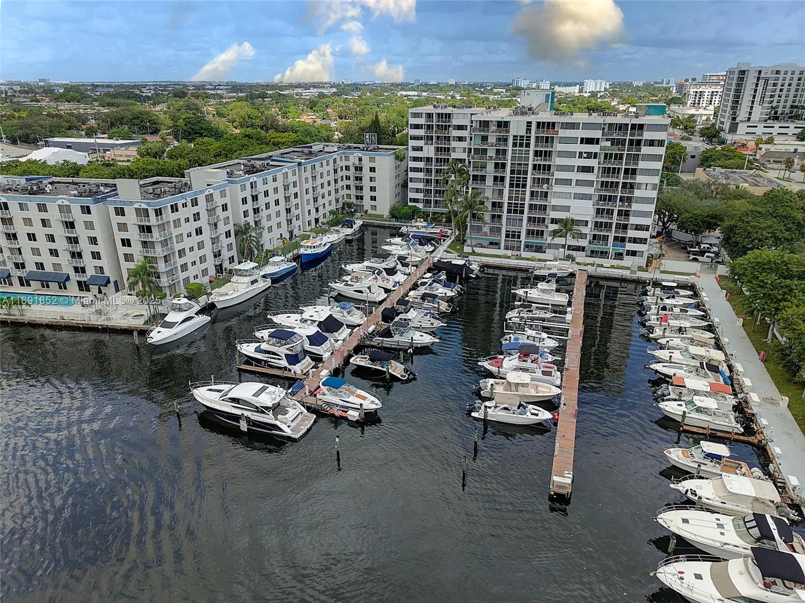 1700 NW N River Dr, #406