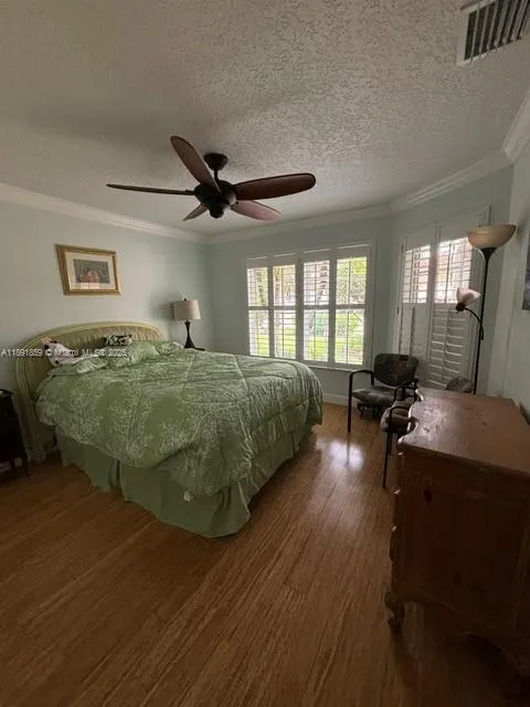 2909 Oak Park Cir