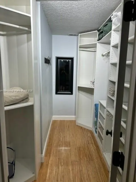 2909 Oak Park Cir