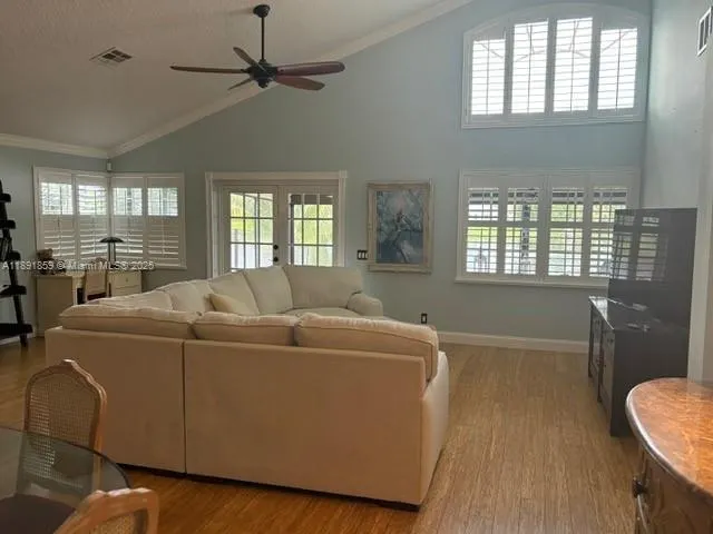 2909 Oak Park Cir