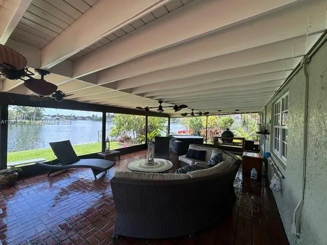2909 Oak Park Cir
