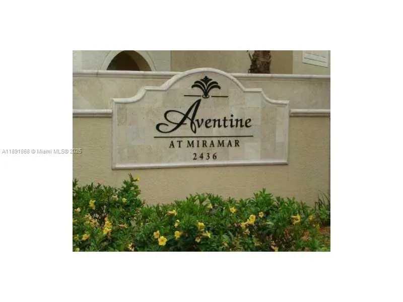 2517 Centergate Dr, #102
