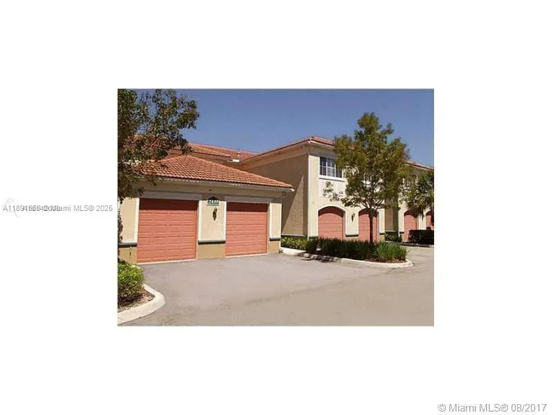 2517 Centergate Dr, #102