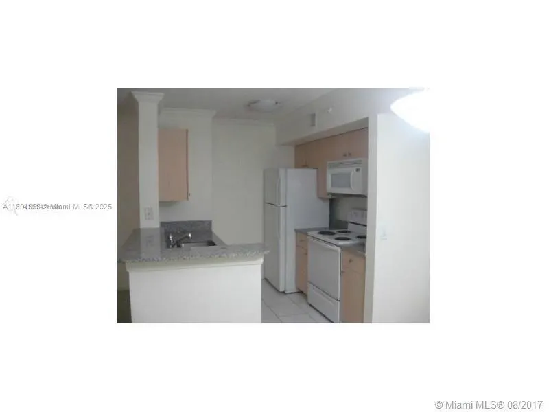 2517 Centergate Dr, #102