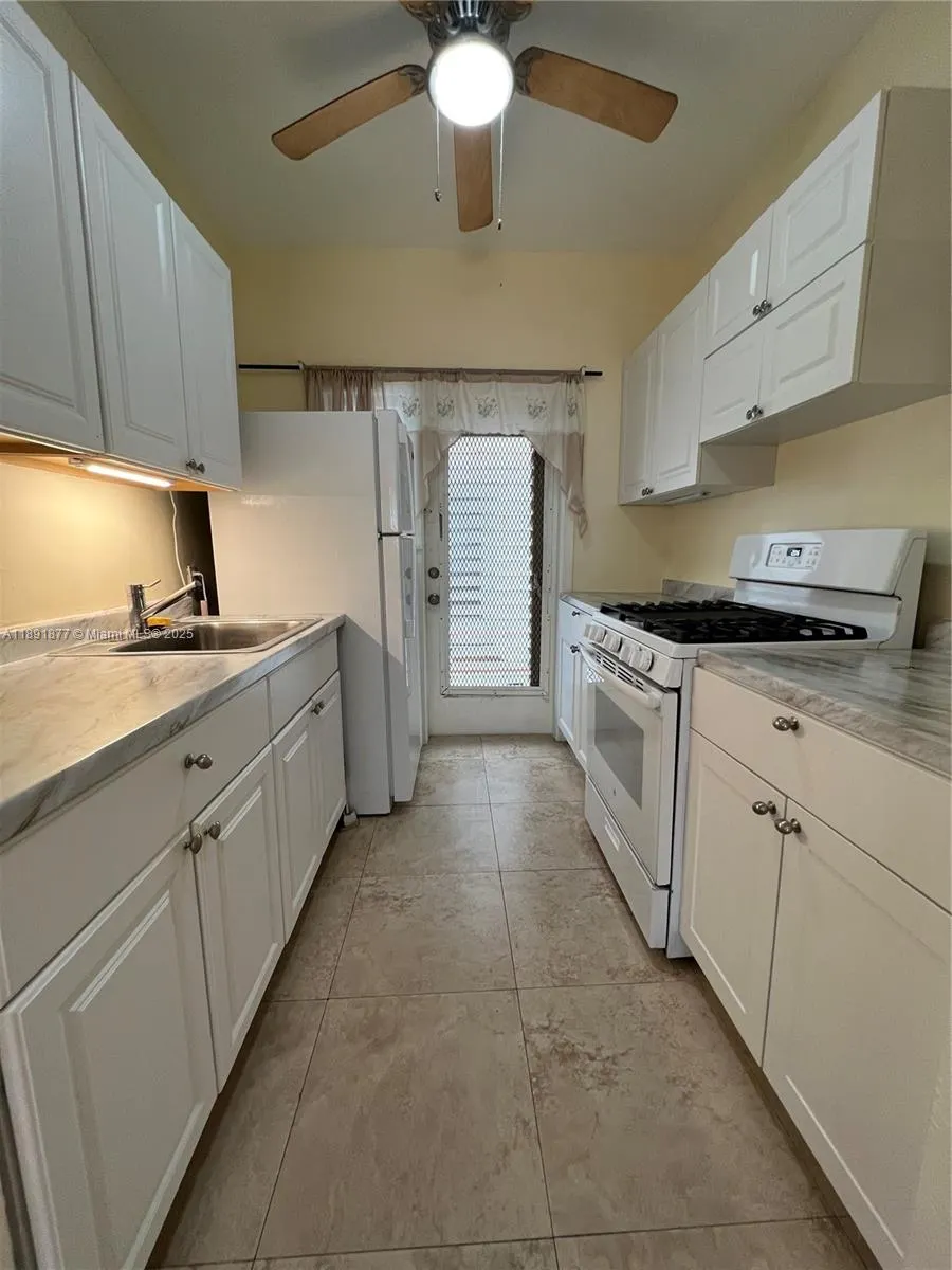 1141 Meridian Ave, #6
