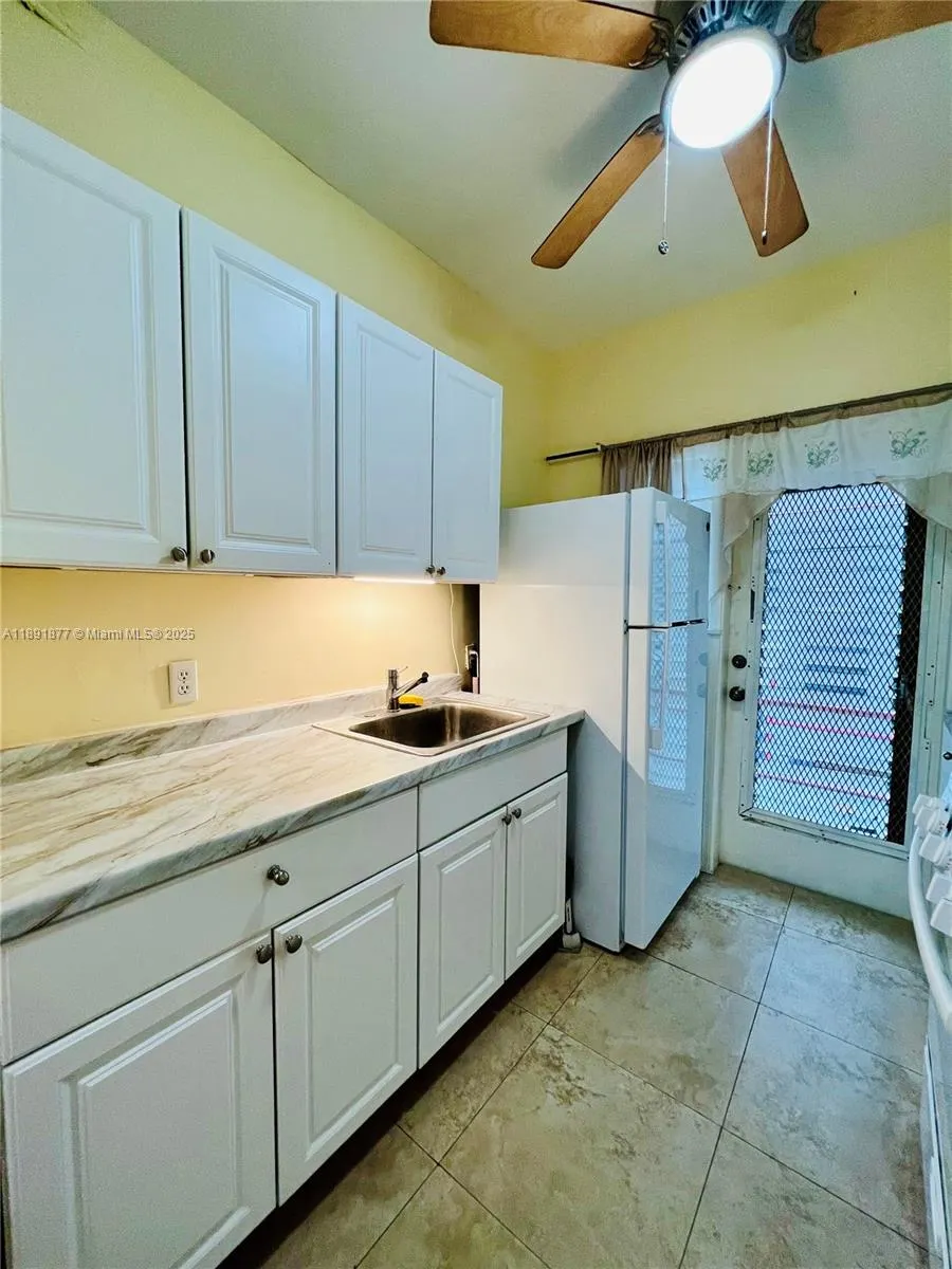 1141 Meridian Ave, #6