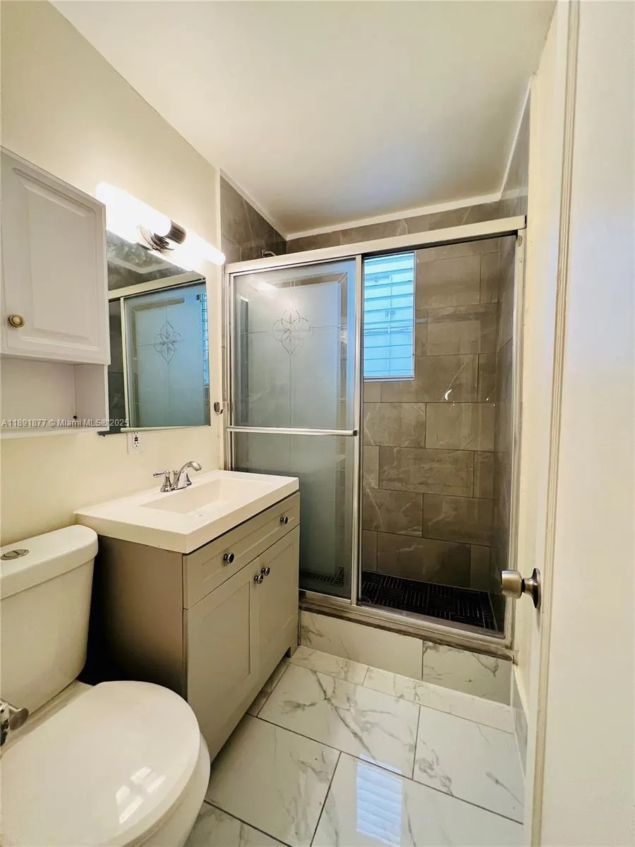 1141 Meridian Ave, #6