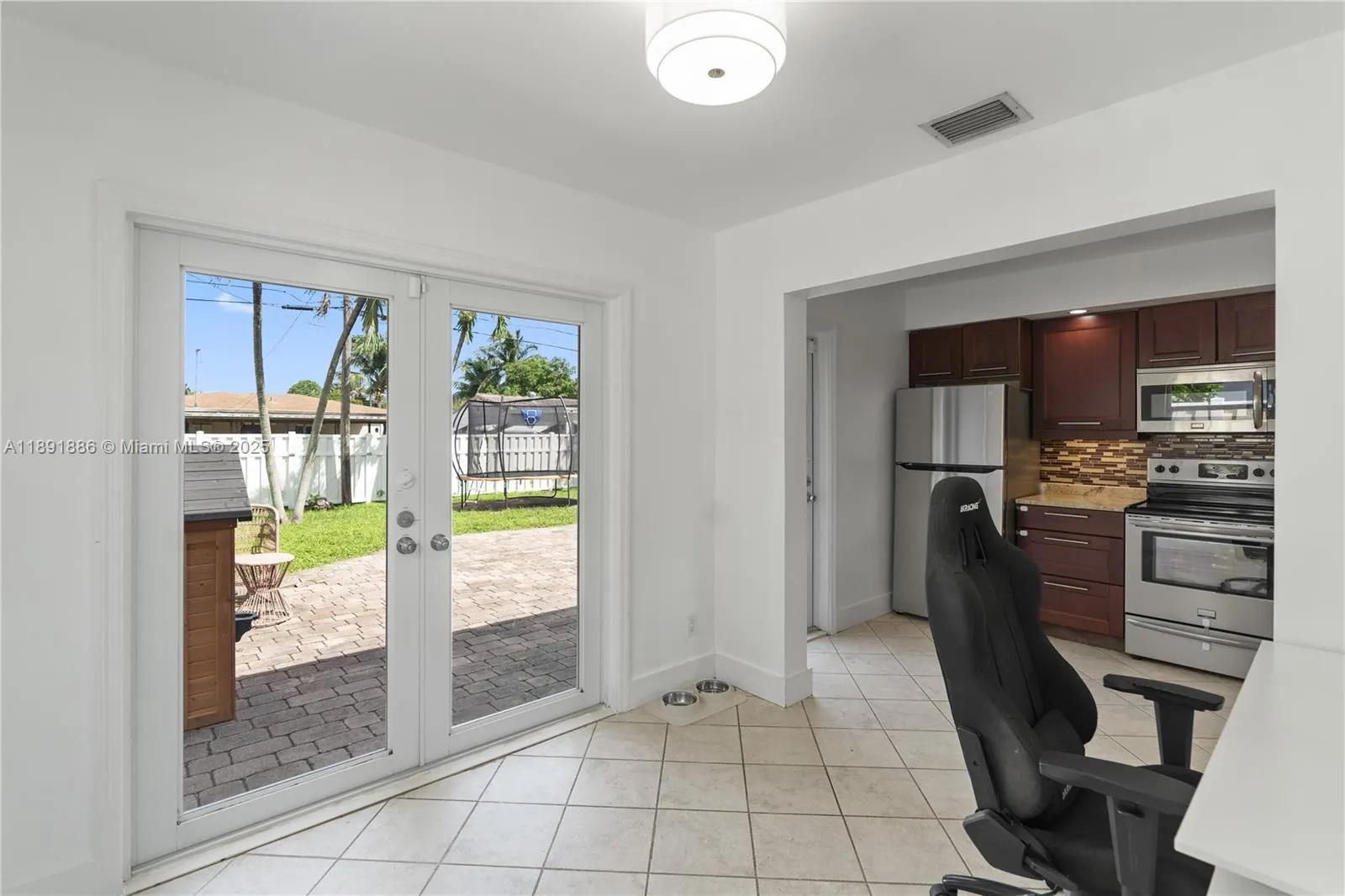 301 NW 53rd Ct