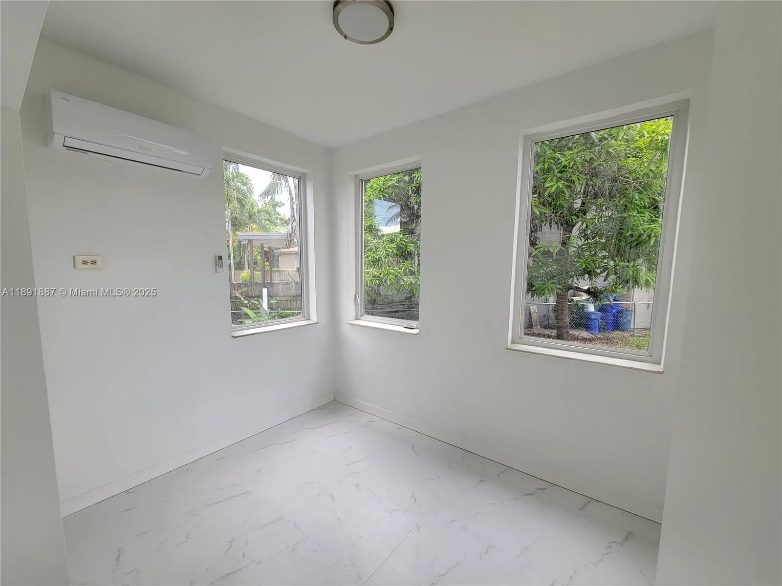 2450 SW 5th St, #2450
