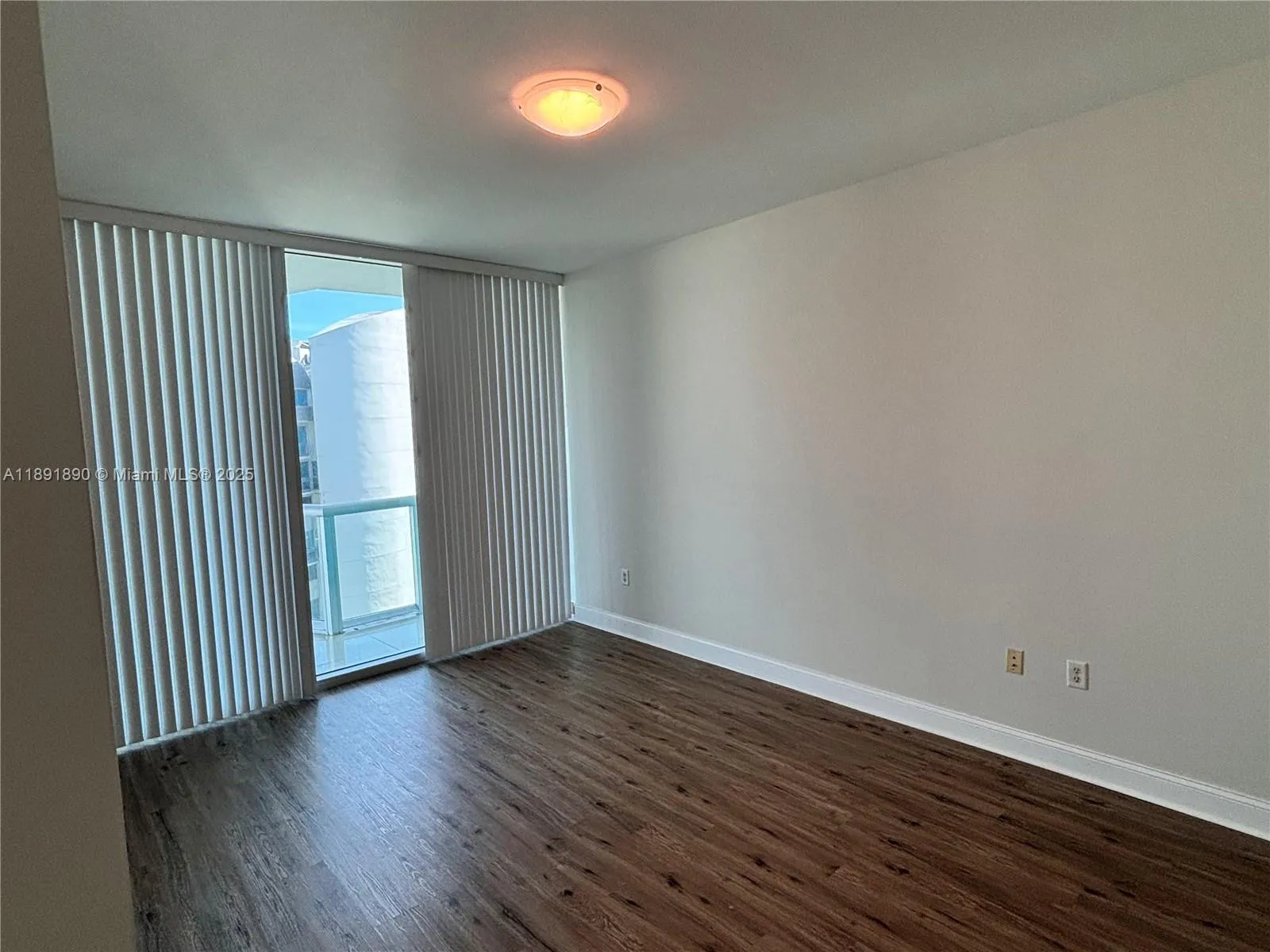 3131 NE 188th St, #1-809