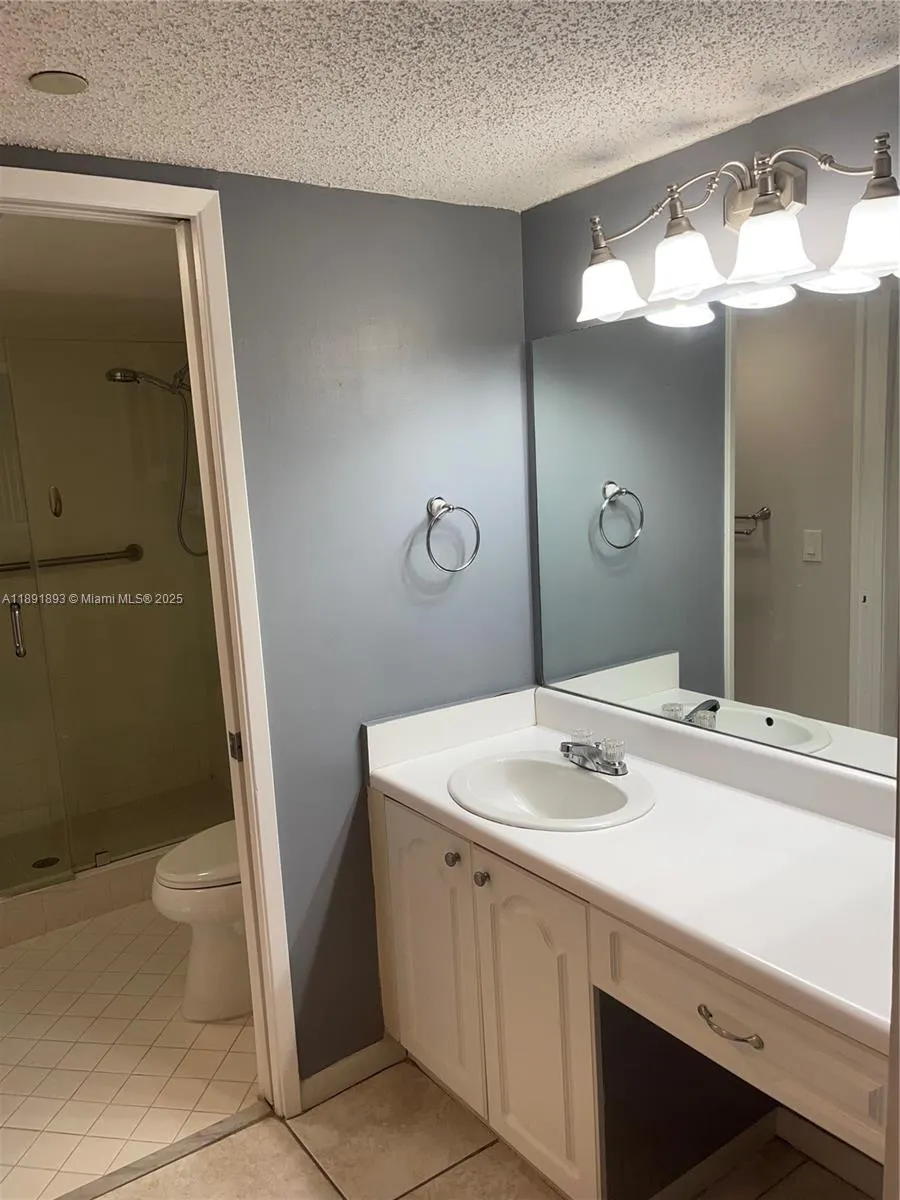 800 SW 142nd Ave, #104N