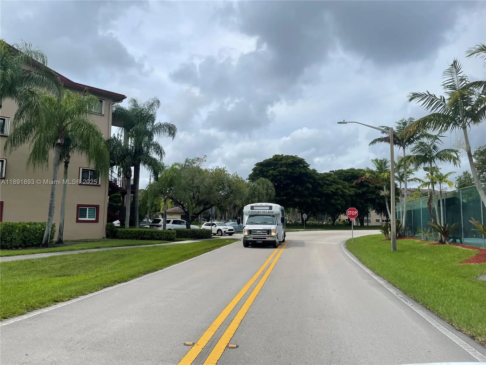 800 SW 142nd Ave, #104N
