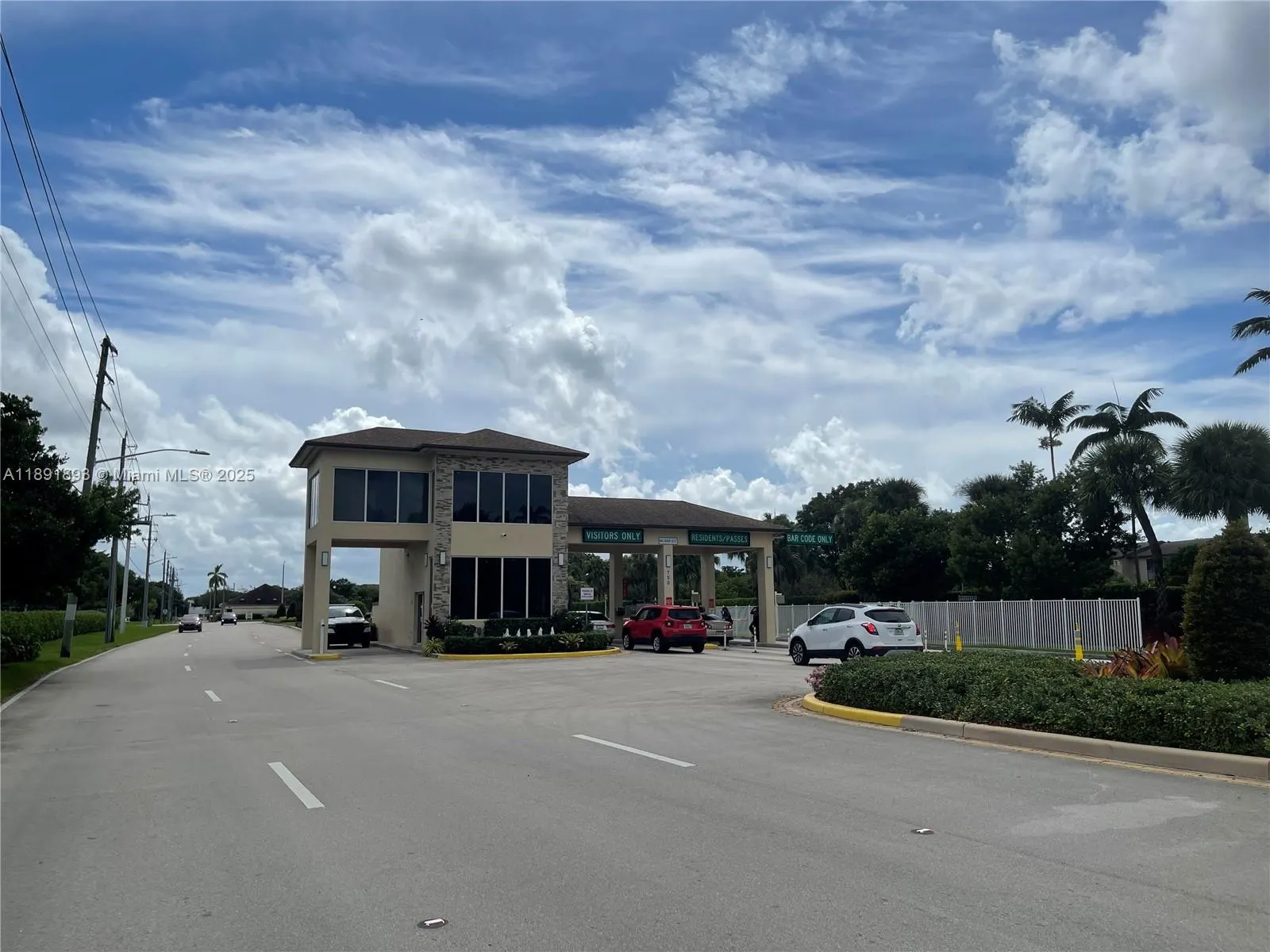 800 SW 142nd Ave, #104N