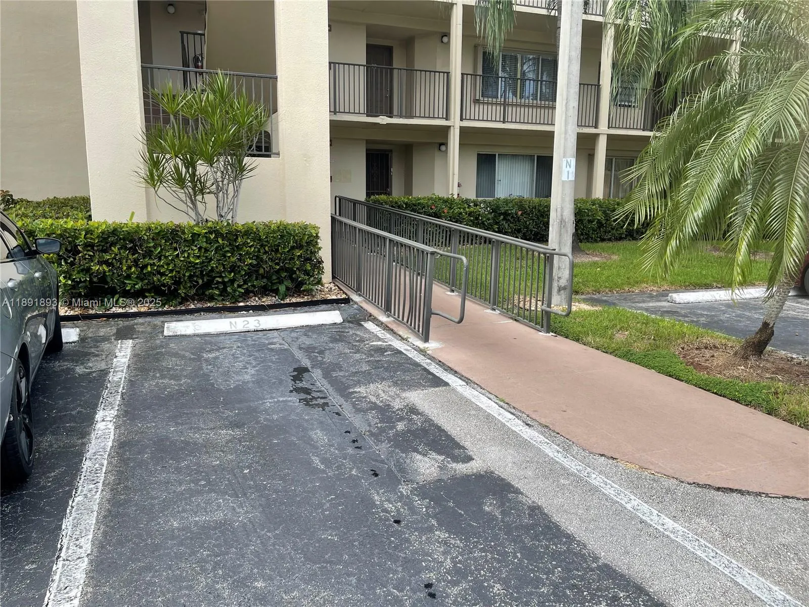 800 SW 142nd Ave, #104N