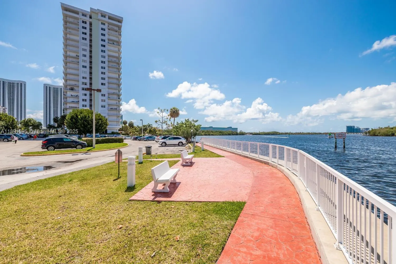 500 Bayview Dr, #2119