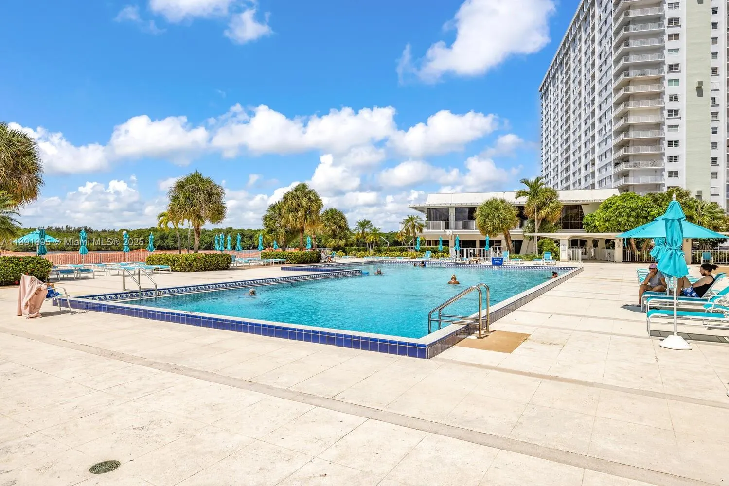 500 Bayview Dr, #2119