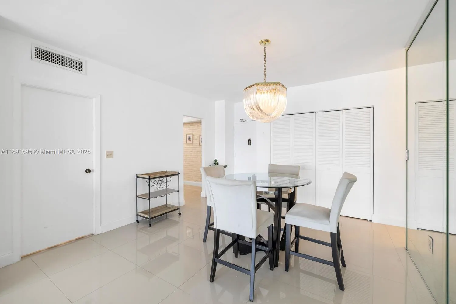 500 Bayview Dr, #2119