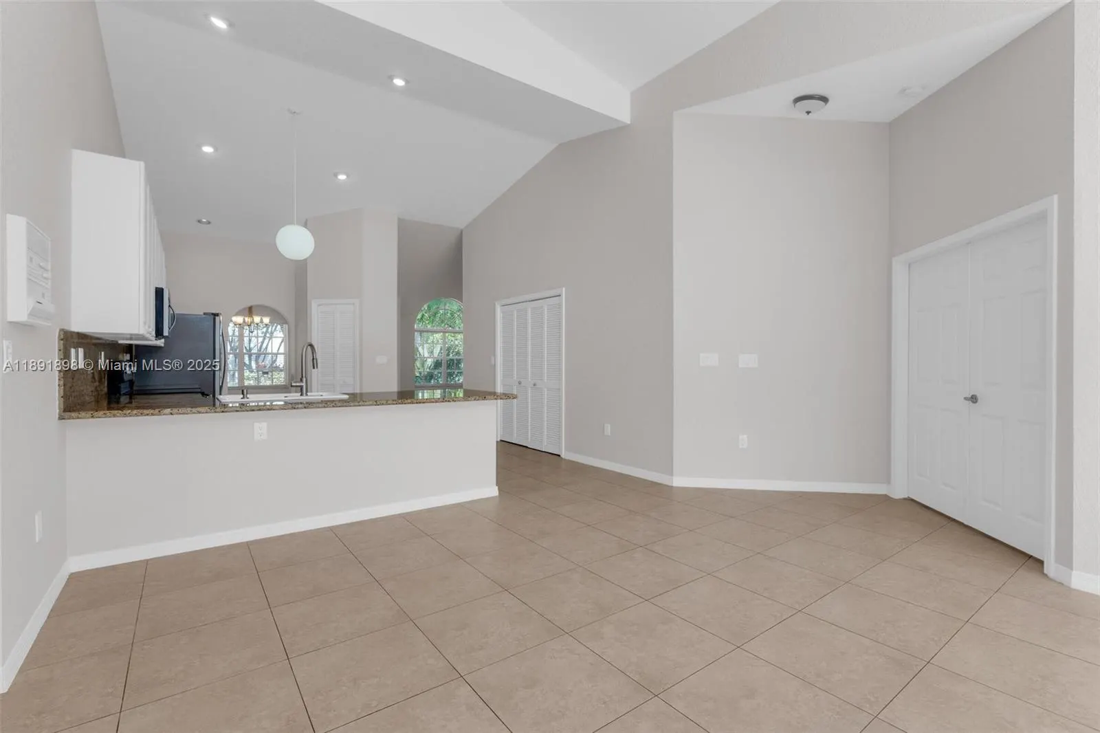 10635 NW 54th St