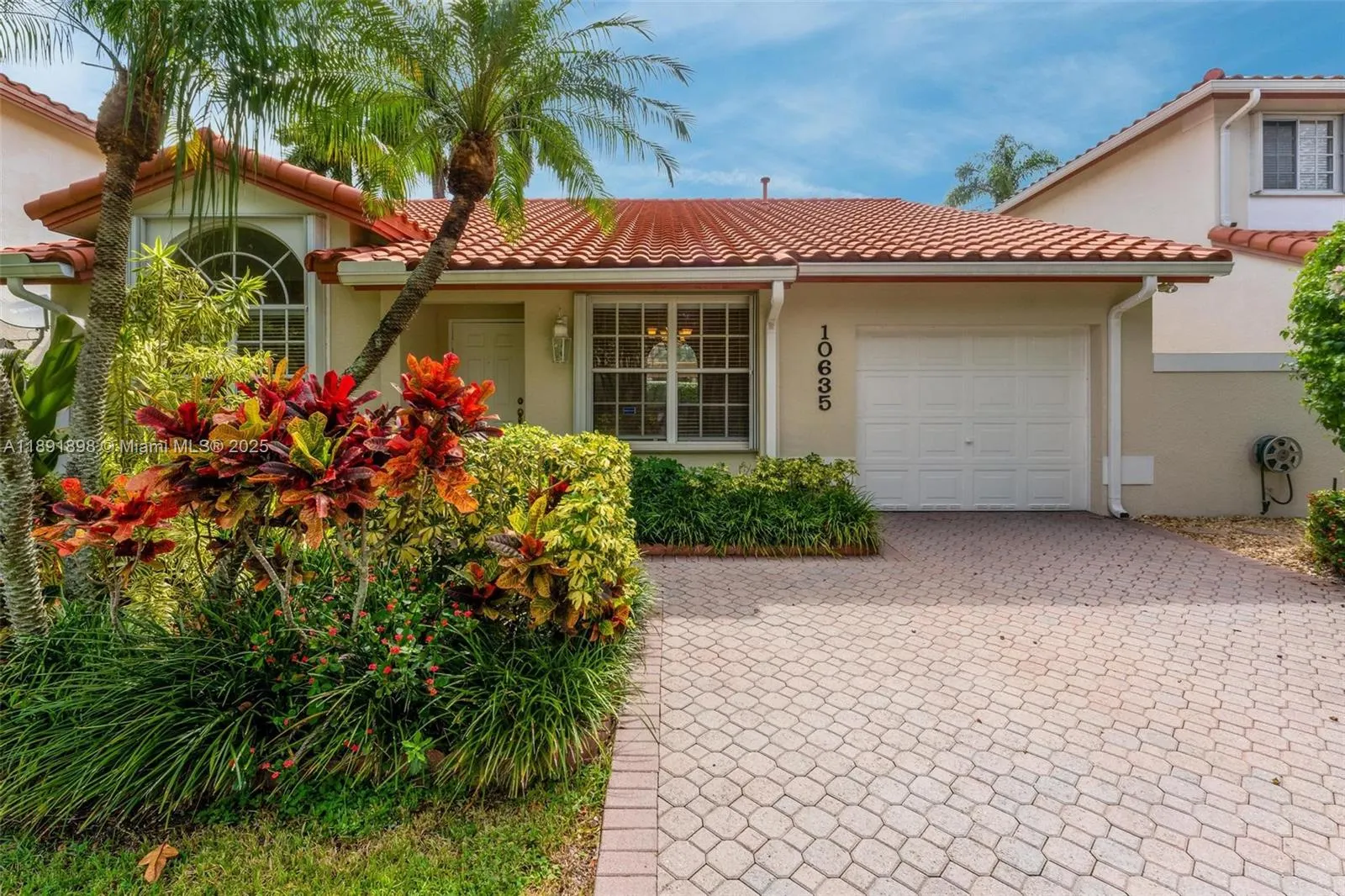10635 NW 54th St