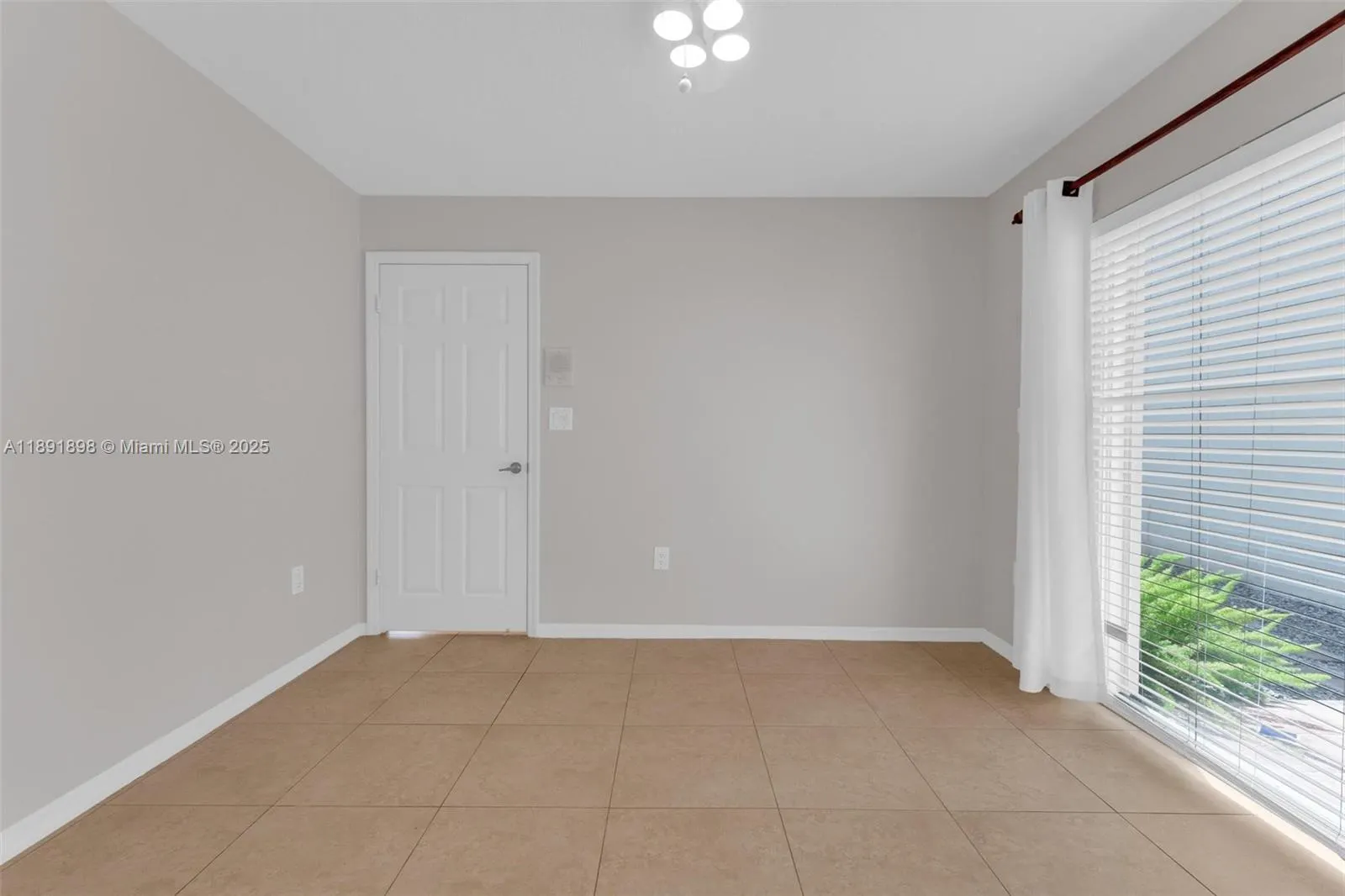 10635 NW 54th St