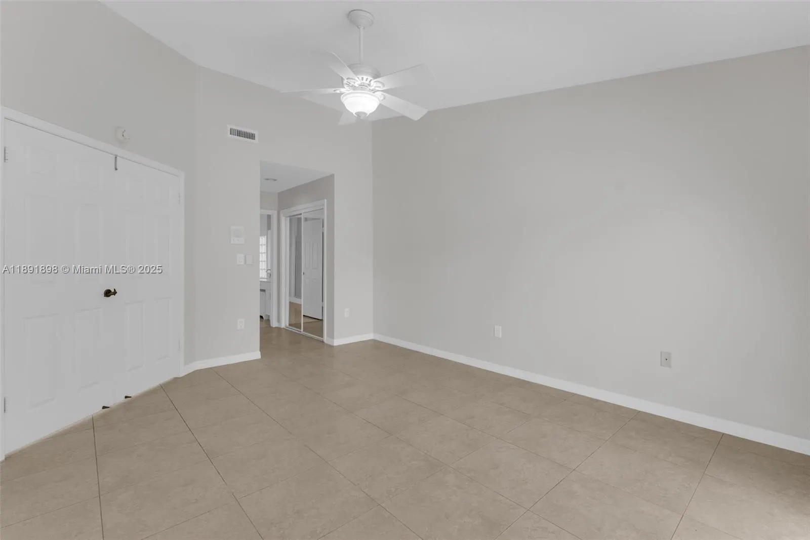 10635 NW 54th St