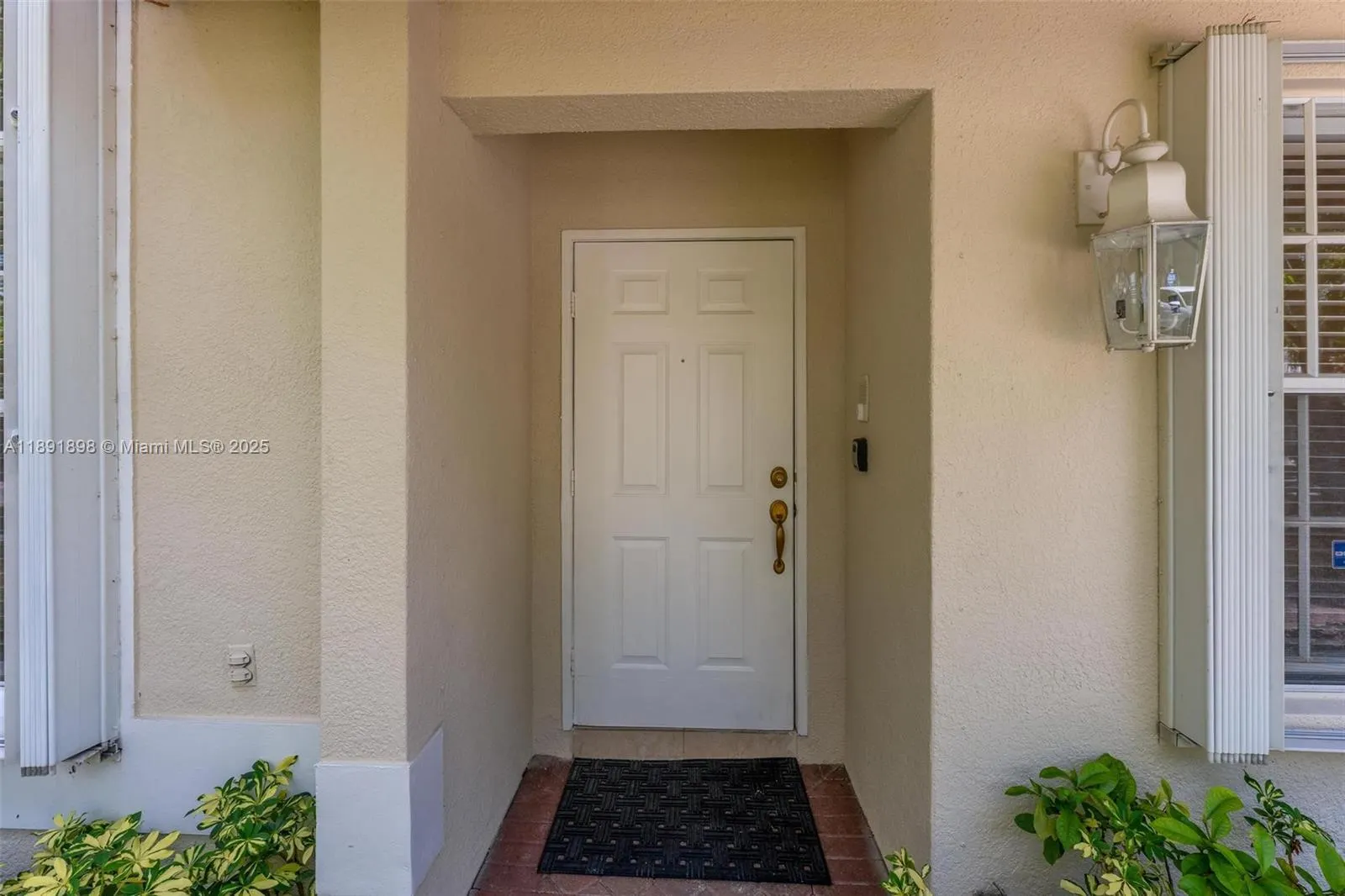 10635 NW 54th St