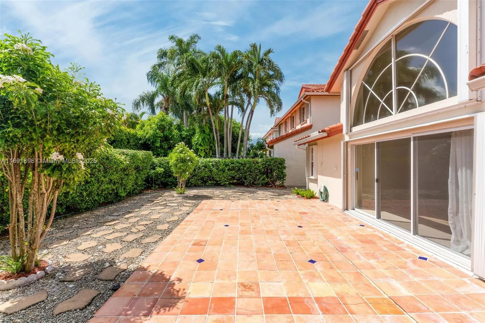 10635 NW 54th St