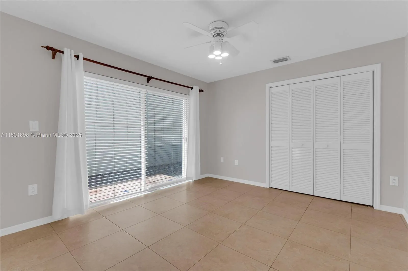 10635 NW 54th St