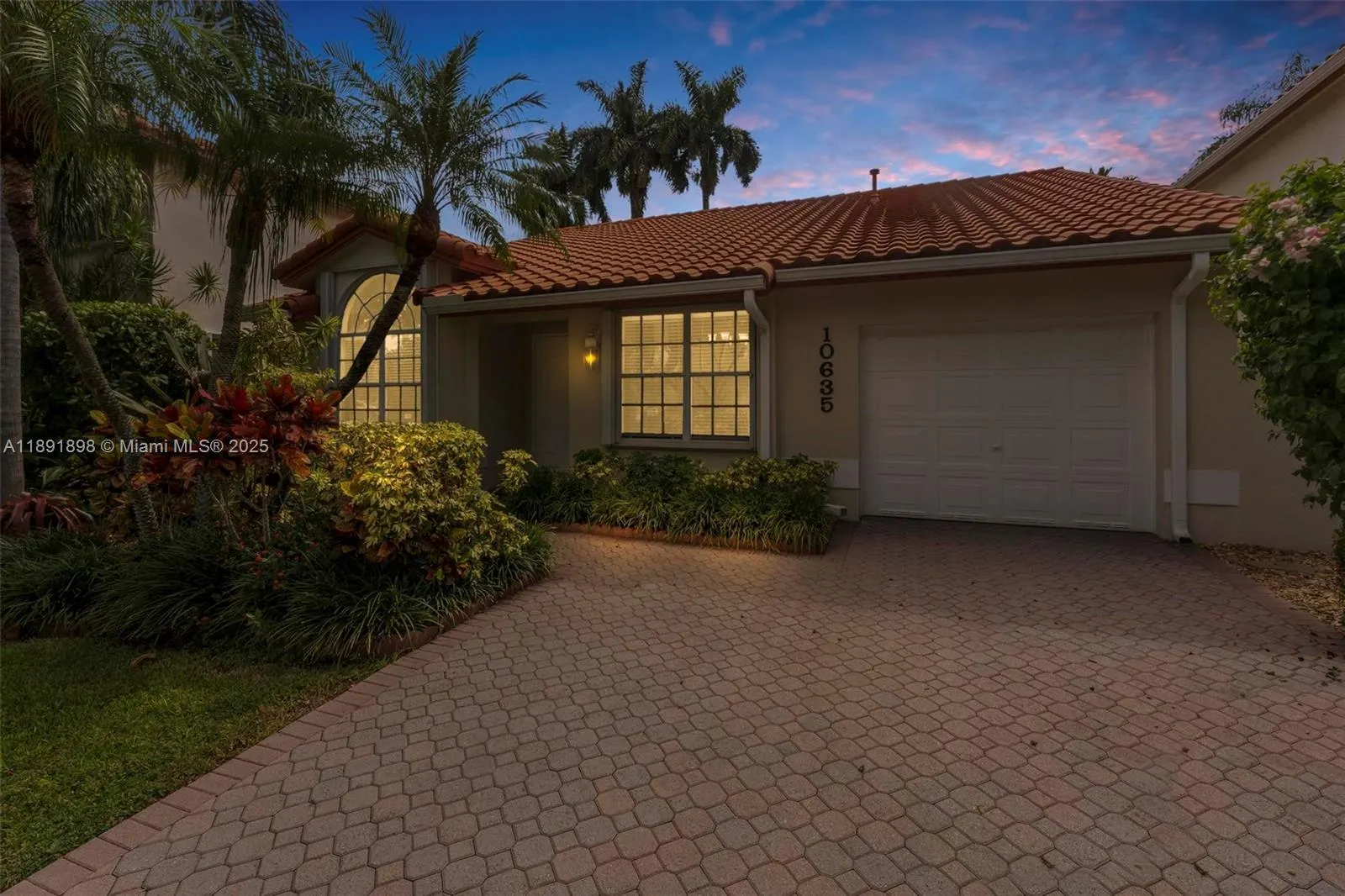 10635 NW 54th St