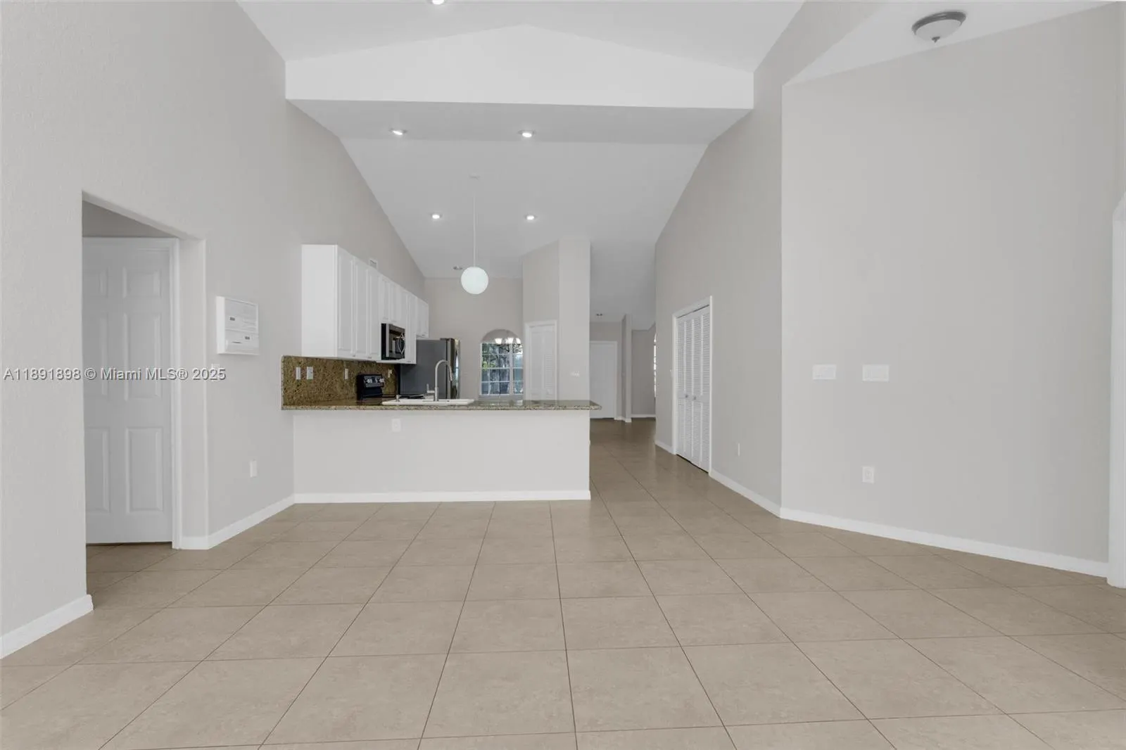 10635 NW 54th St