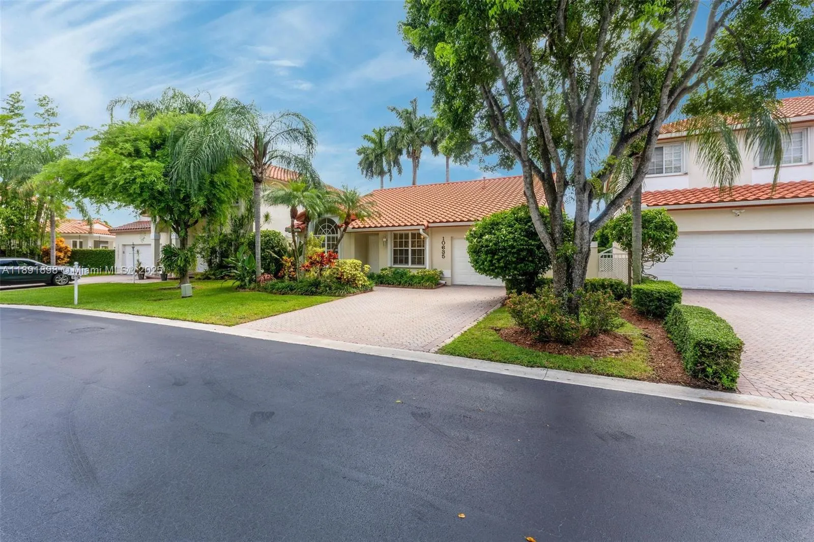 10635 NW 54th St