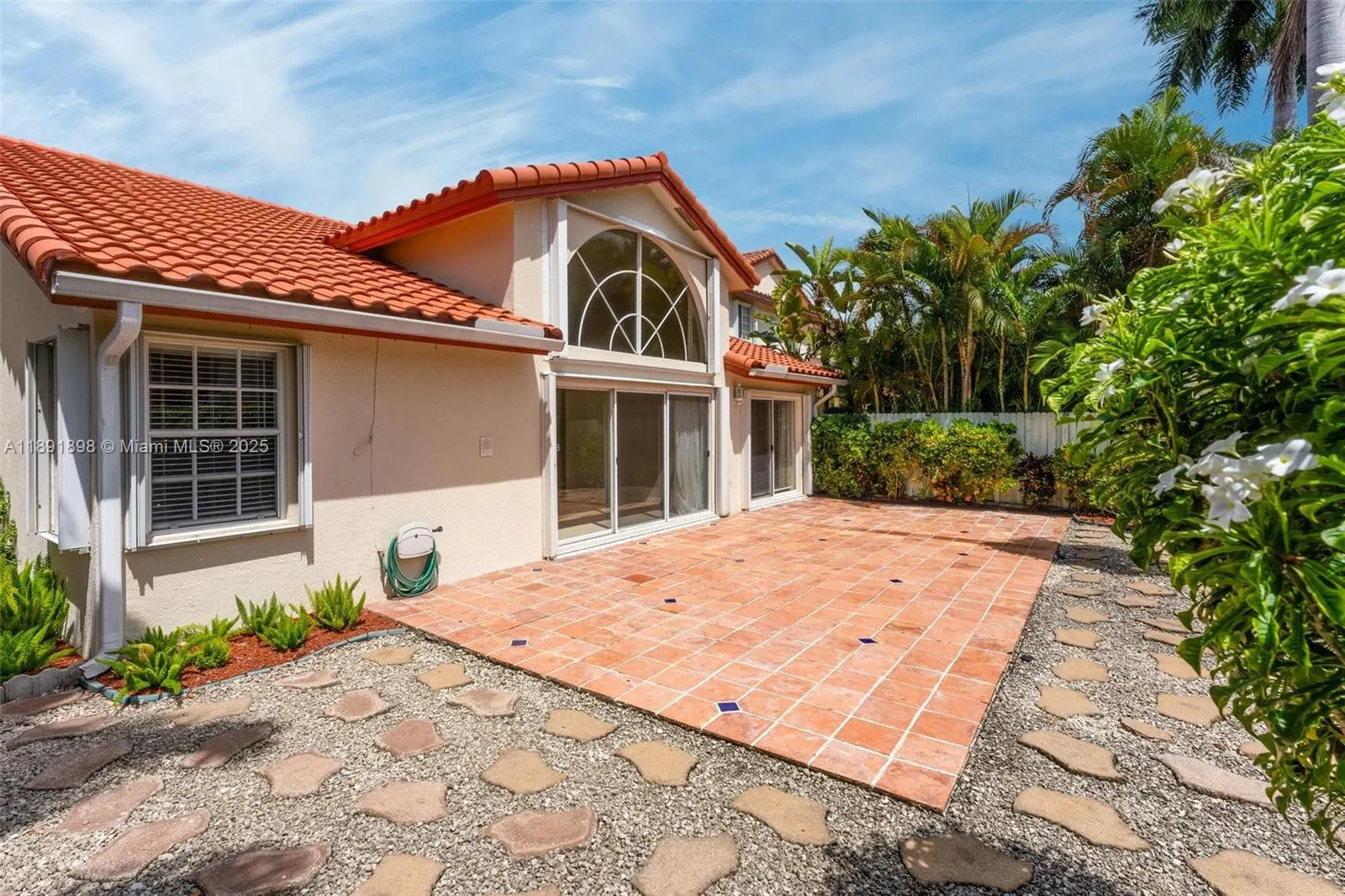 10635 NW 54th St