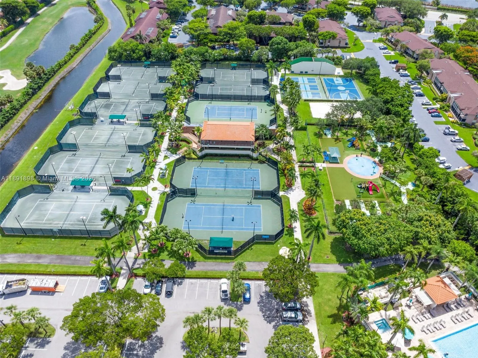 10635 NW 54th St