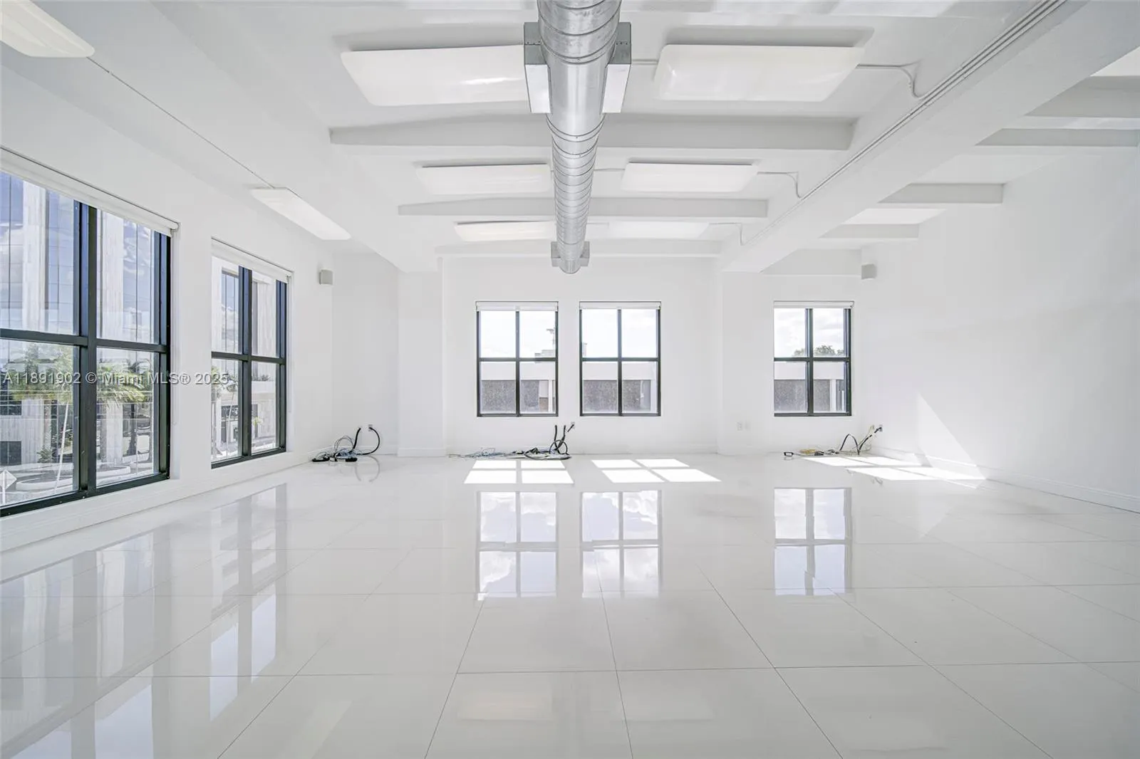 814 Ponce De Leon Blvd, #304