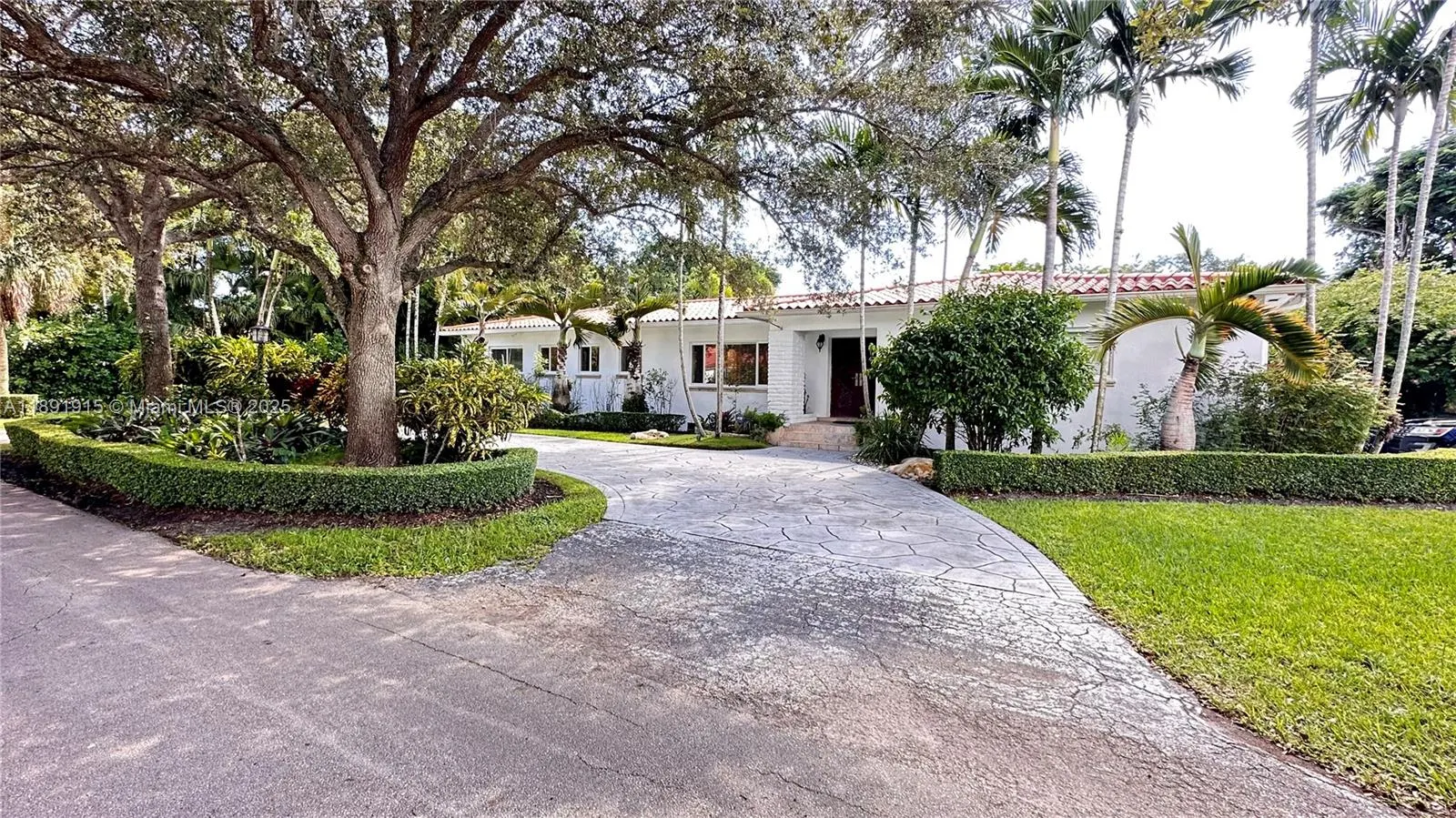 5780 SW 53rd Ter