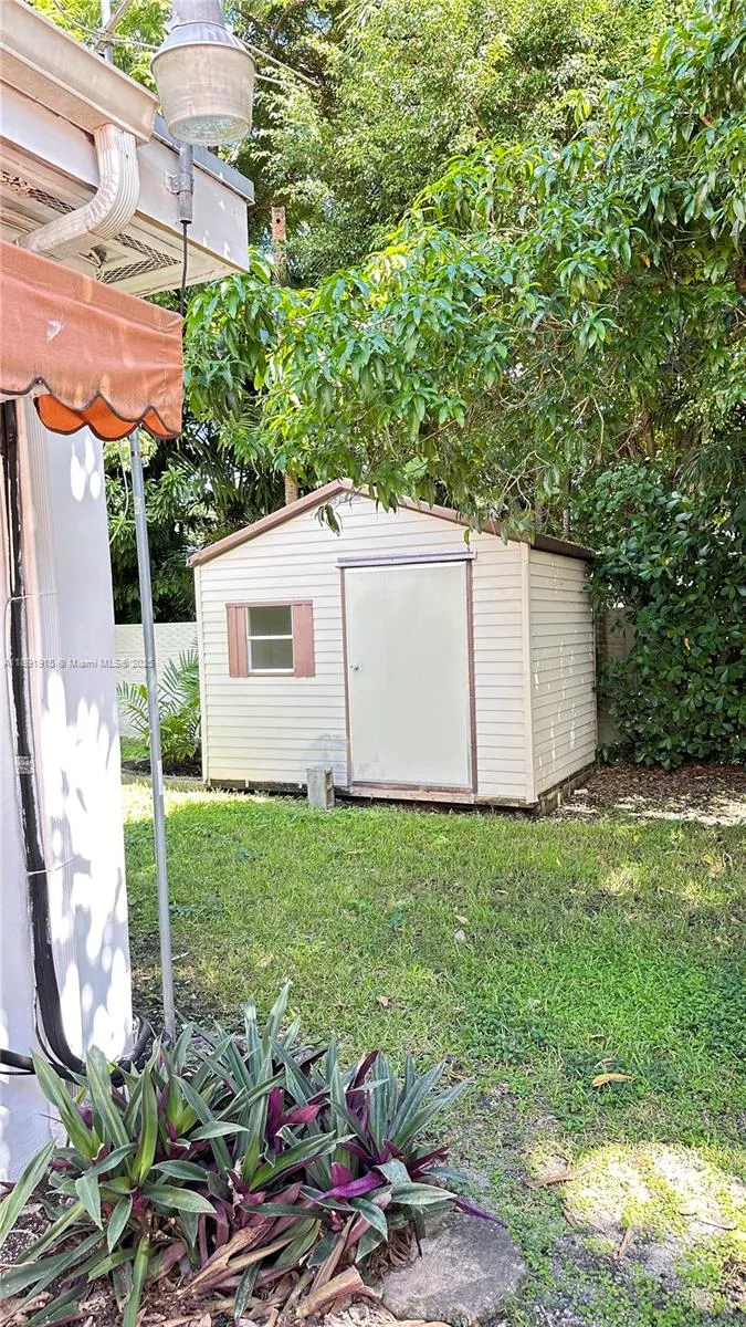 5780 SW 53rd Ter