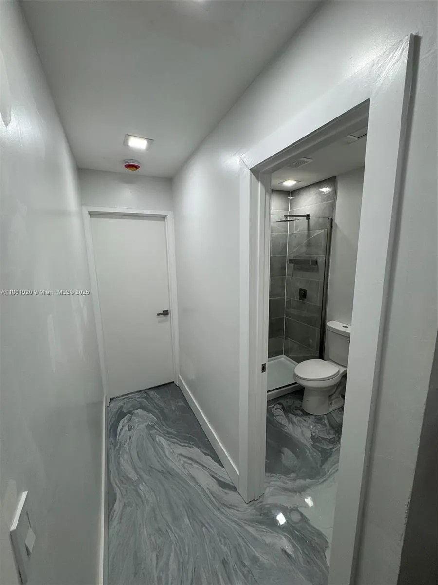 1126 NW 4th Ave, #2