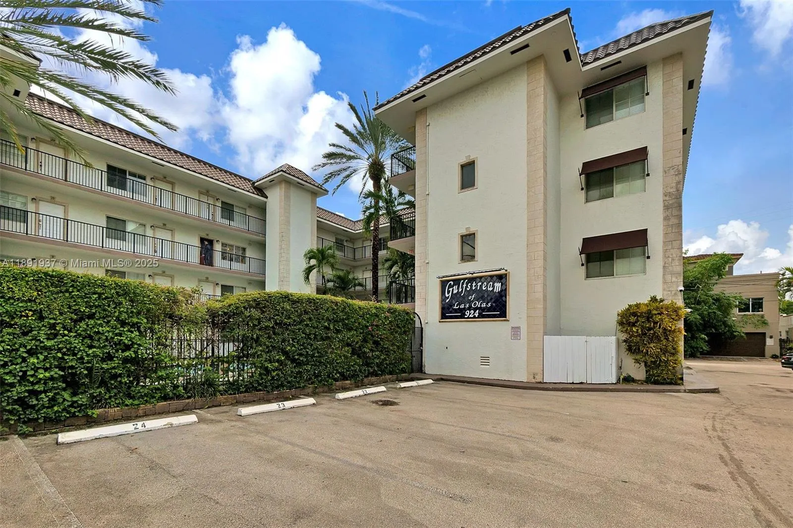 924 SE 2nd St, #27