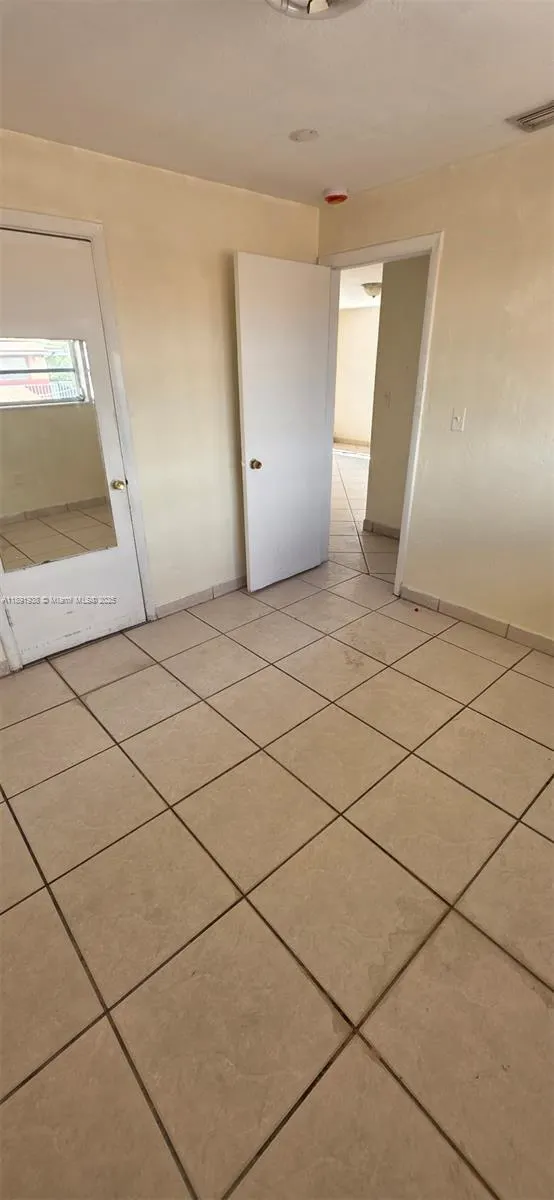 654 W 29th St, #2