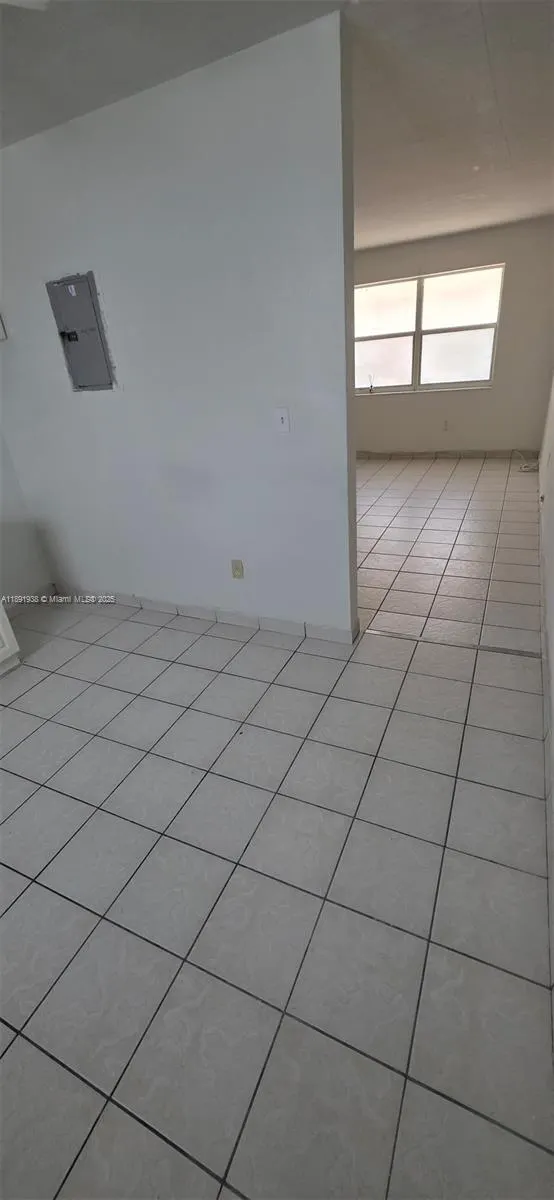 654 W 29th St, #2